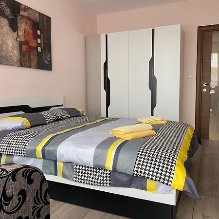 Stylish Apartment Near City Center Plovdiv Exterior foto