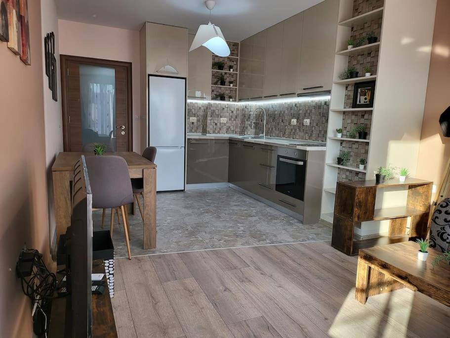 Stylish Apartment Near City Center Plovdiv Exterior foto