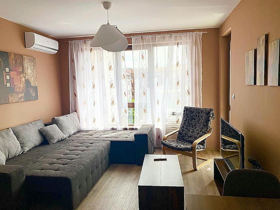 Stylish Apartment Near City Center Plovdiv Exterior foto