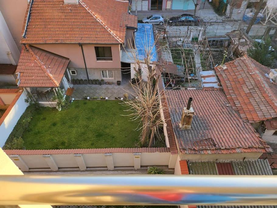 Stylish Apartment Near City Center Plovdiv Exterior foto